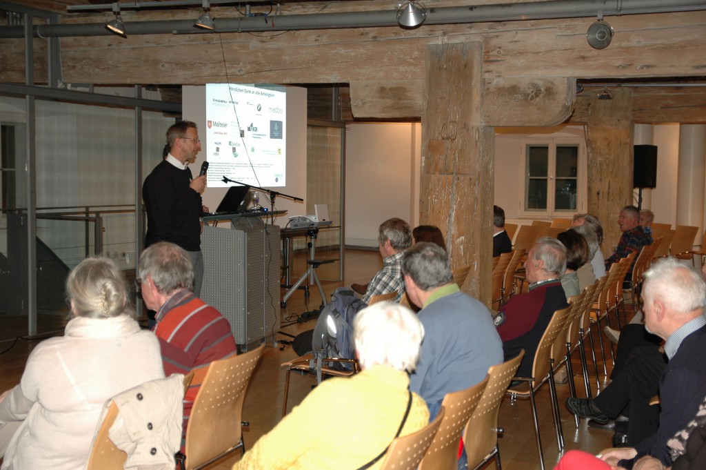Im Mittelpunkt von Prof. Dr. Felix Schlachetzkis Vortrag stand das StrokeMobil der Schlaganfall-Initiative Regensburg.